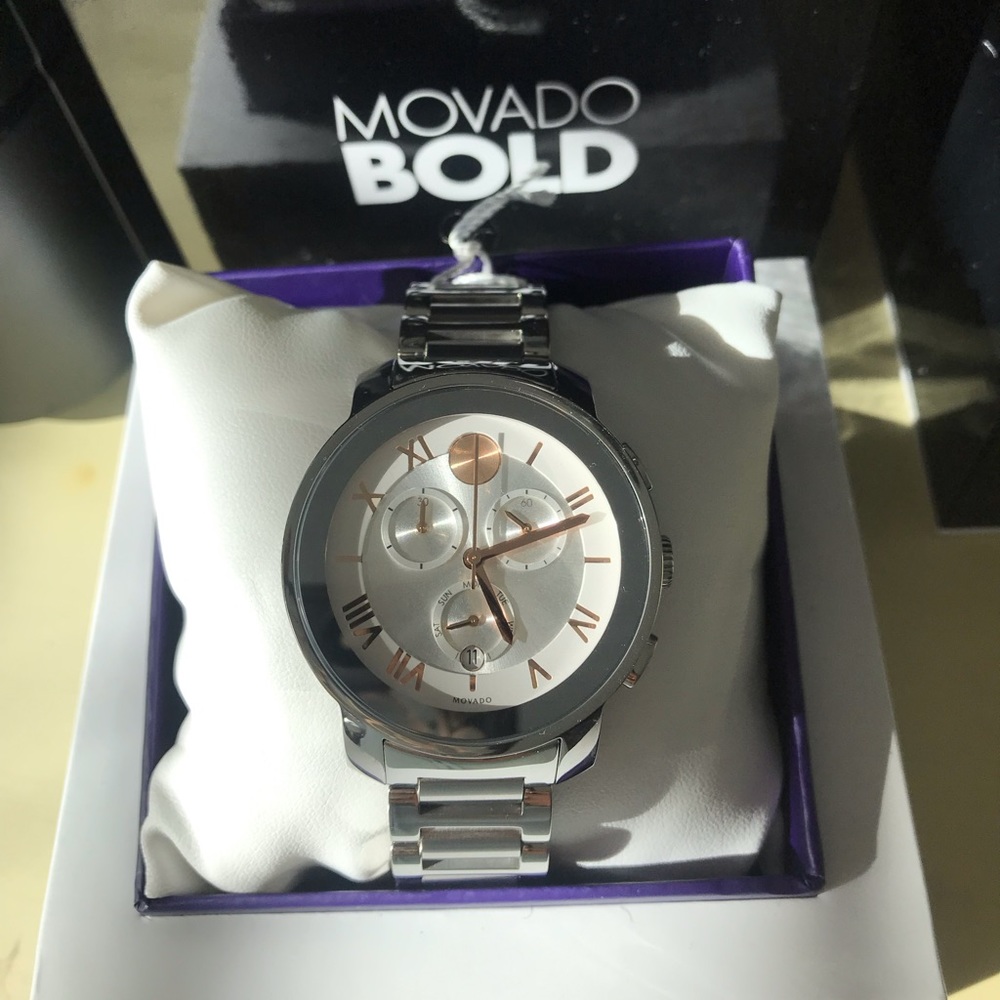 BNWT Ladies Movado BOLD rose gold stainless steel